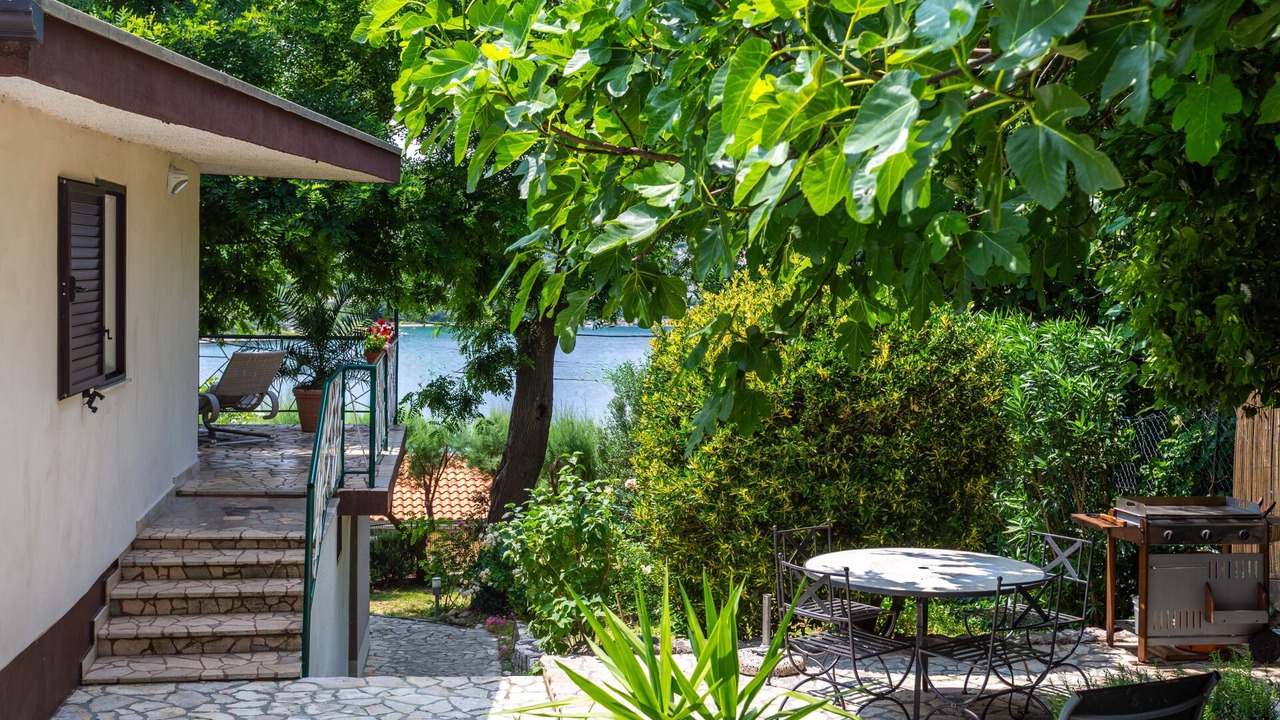 Photo of Outdoor in Bakarac