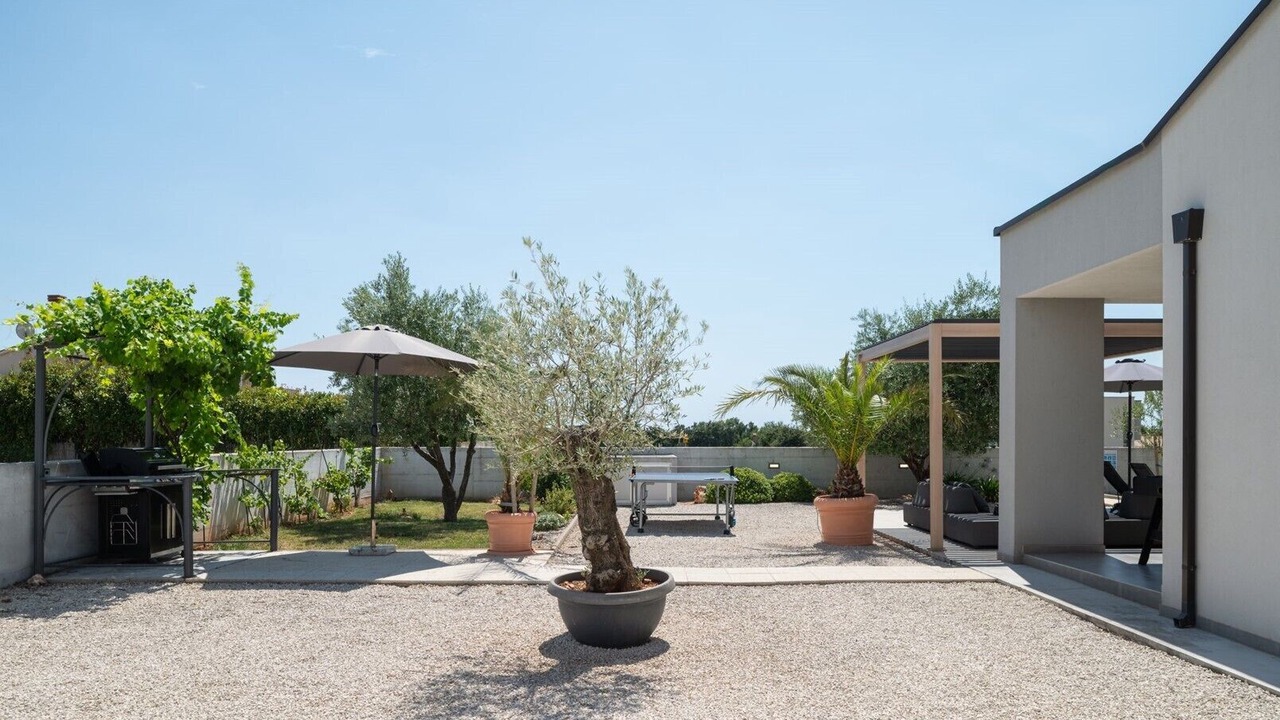 Photo of Patio Balcony in Loborika