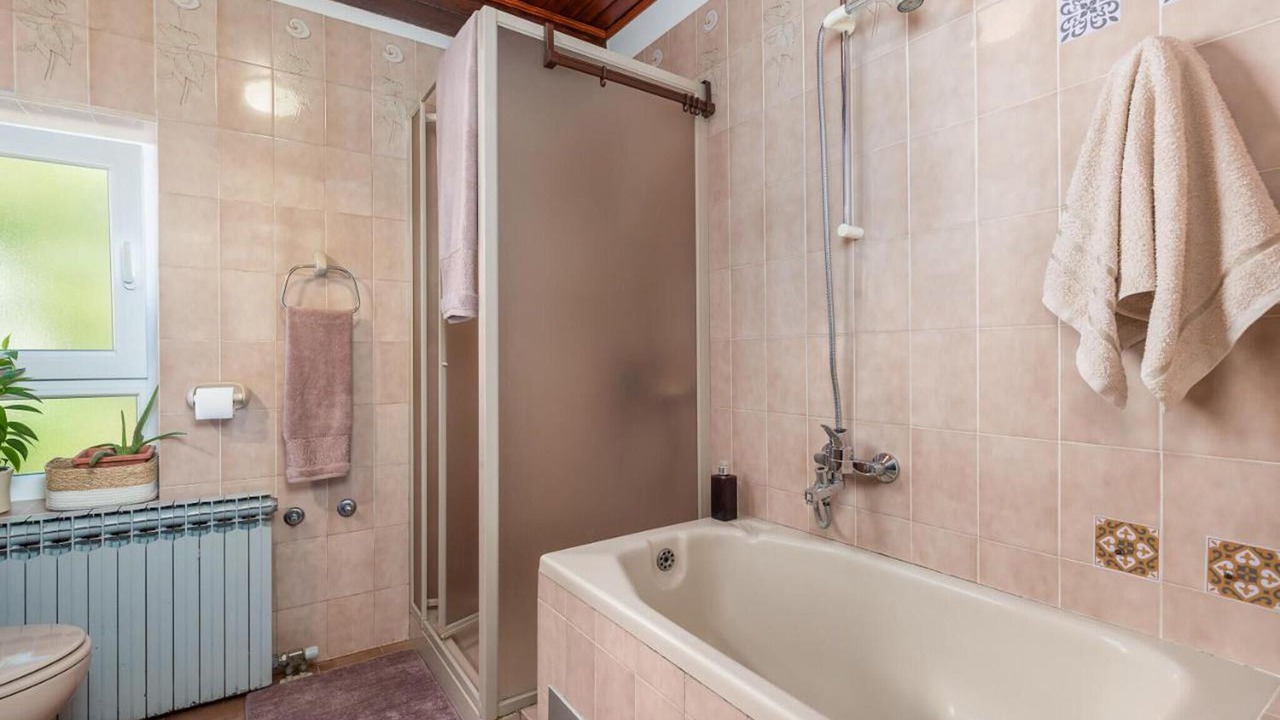 Photo of Bathroom in Sarsoni