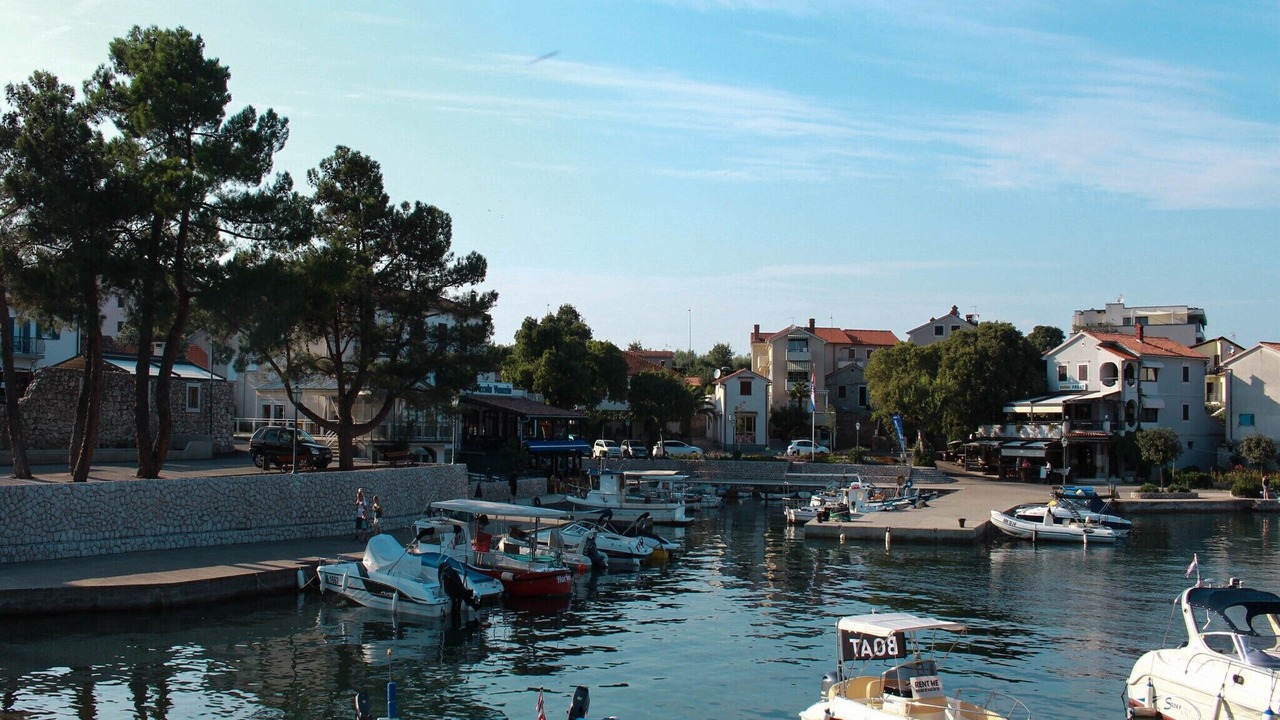 Photo of Others in Porat