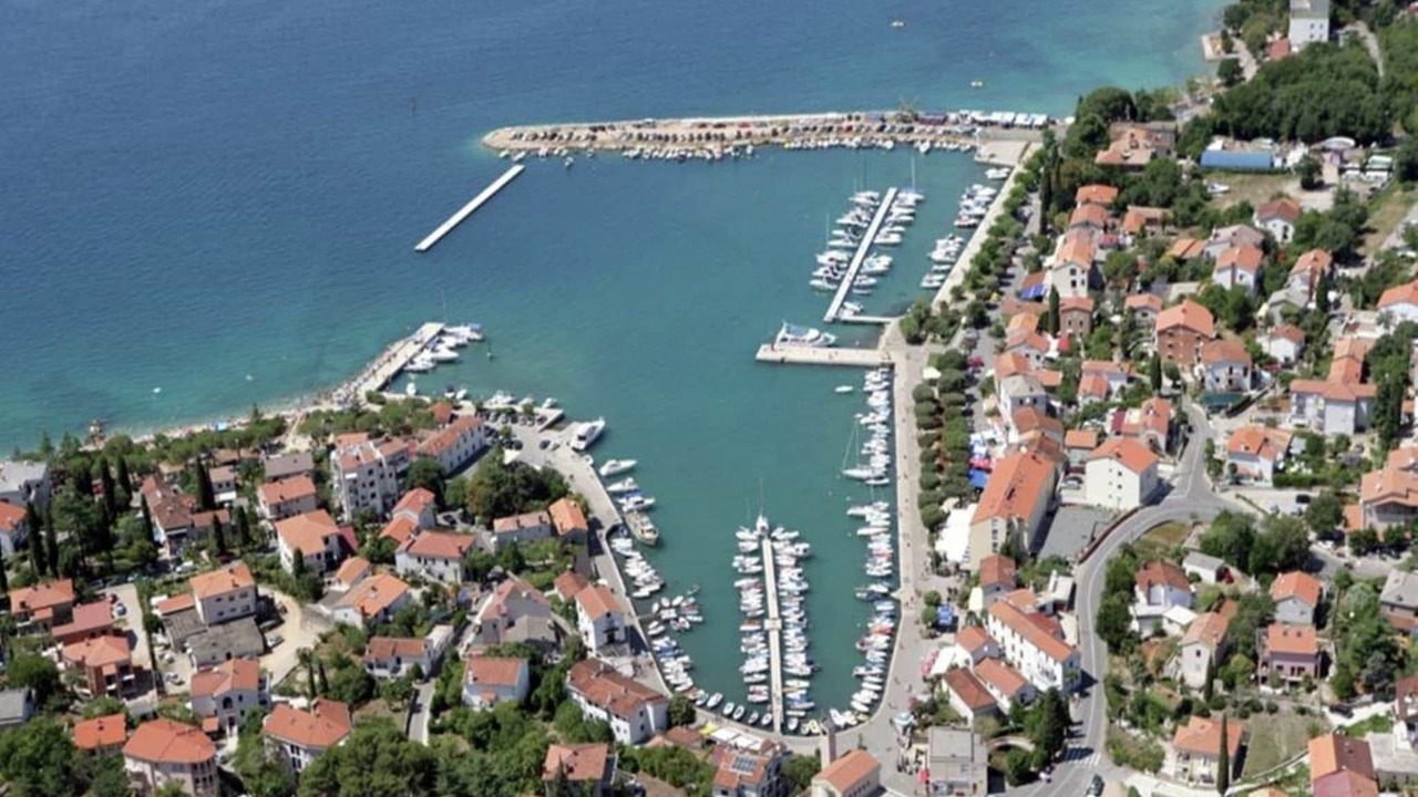 Photo of Others in Porat