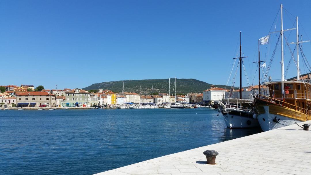 Photo of Others in Cres