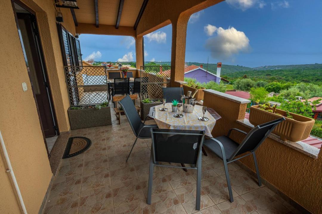 Photo of Patio Balcony in Peruski