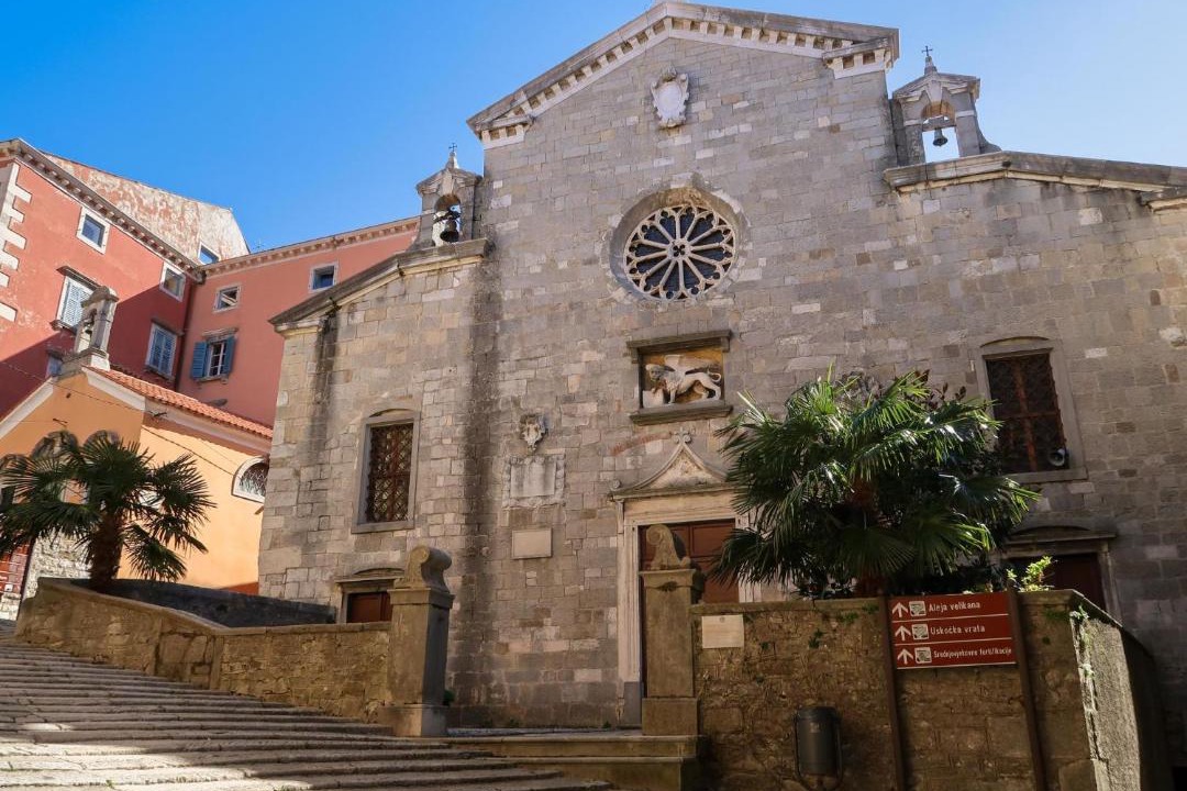 Photo of Buildings in Paradiz