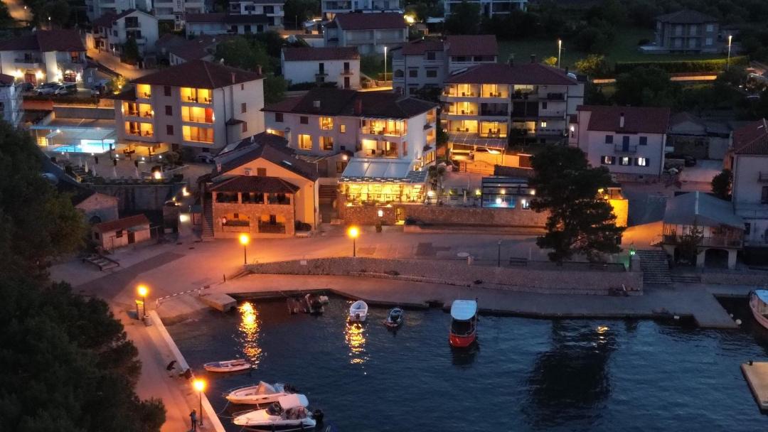 Photo of Others in Porat