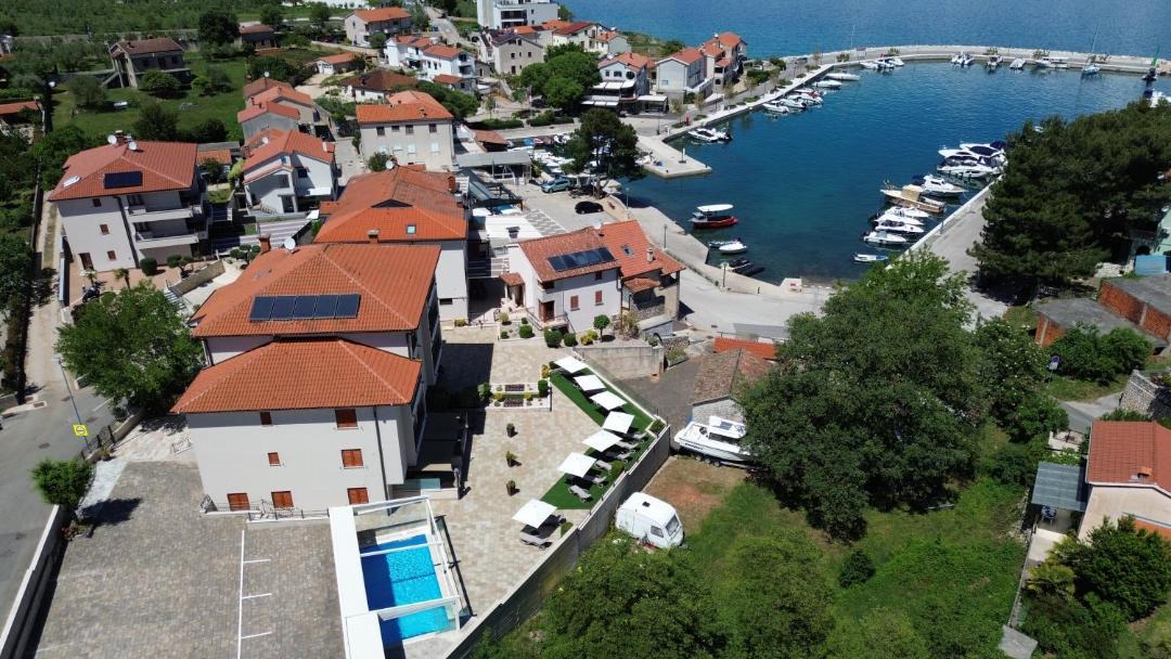 Photo of Others in Porat