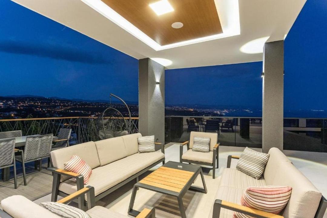 Photo of Patio Balcony in Pobri