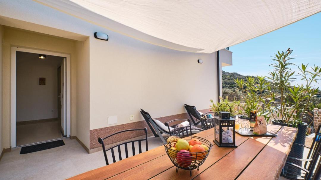 Photo of Patio Balcony in Miholascica