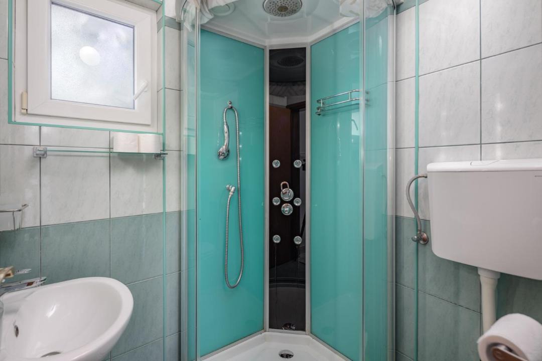 Photo of Bathroom in Kavran
