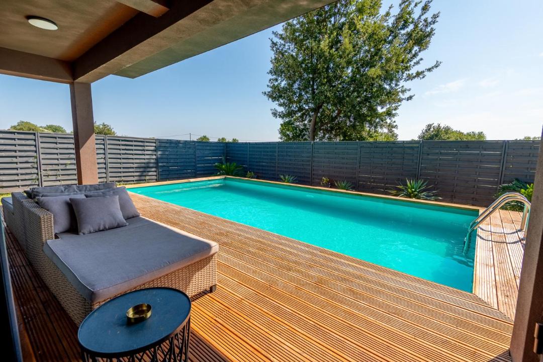 Photo of Patio Balcony in Loborika