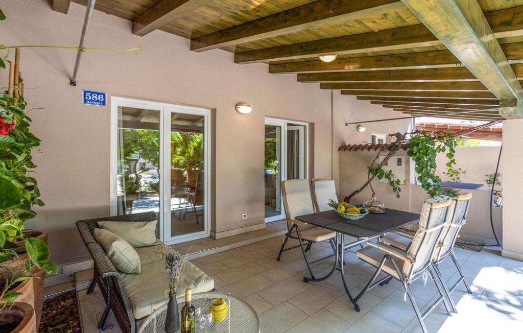 Photo of Patio Balcony in Barbat na Rabu