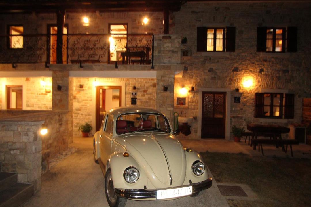Photo of Others in Filipana