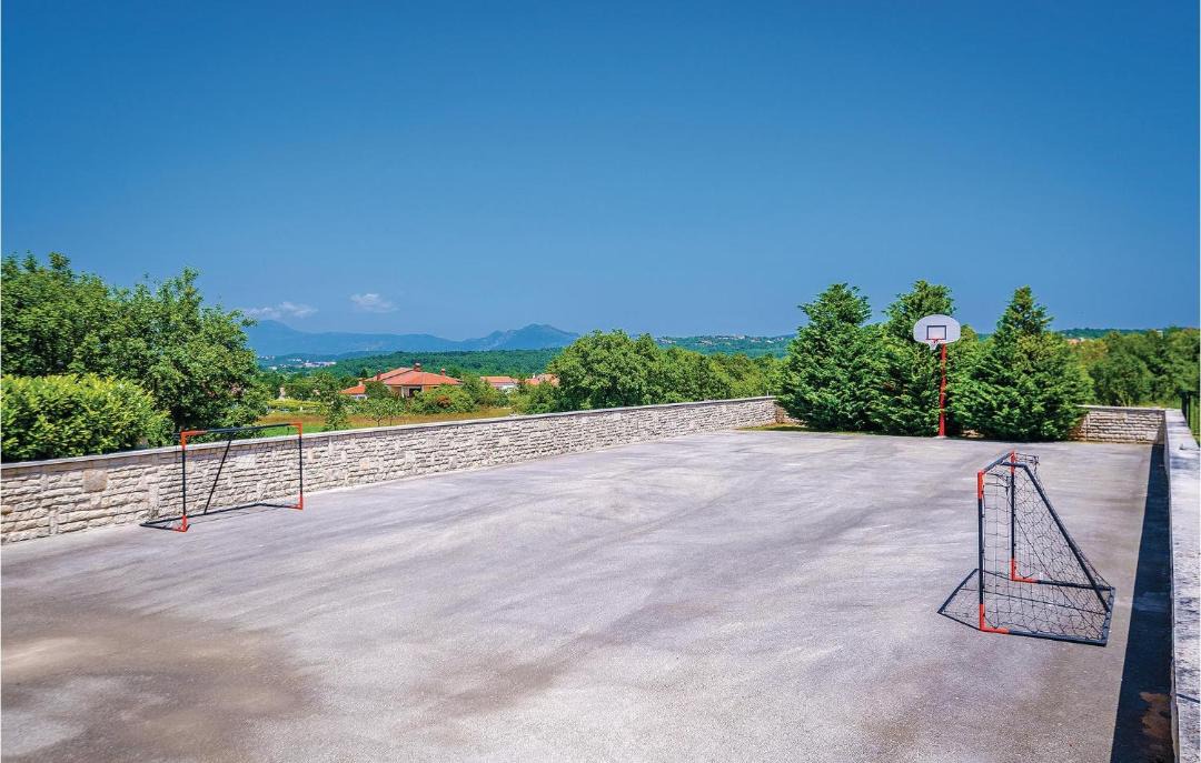 Photo of Outdoor in Rogocana