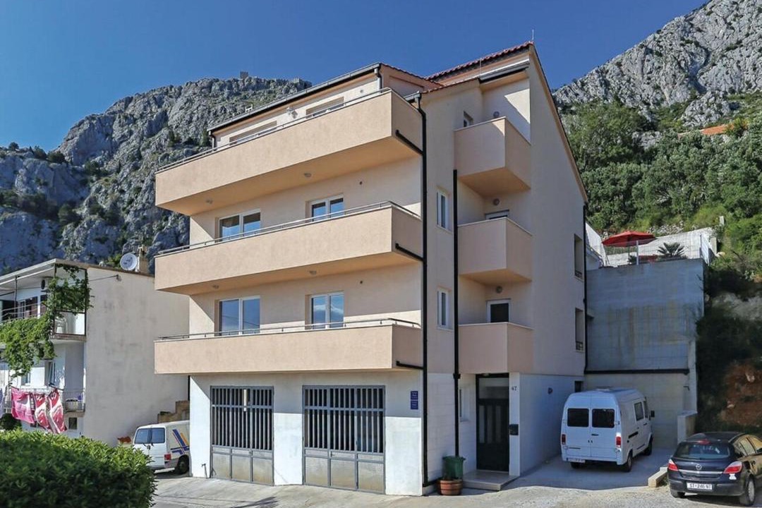 Photo of Others in Omis