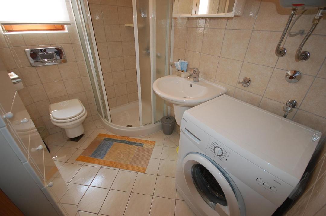Photo of Bathroom in Porat