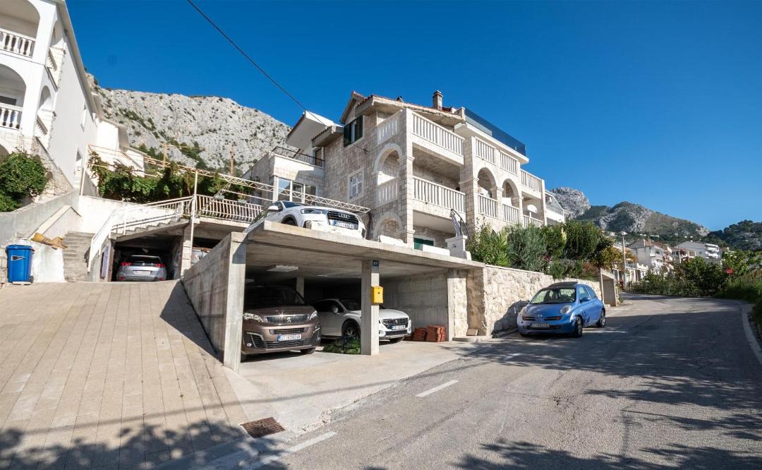Photo of Others in Omis