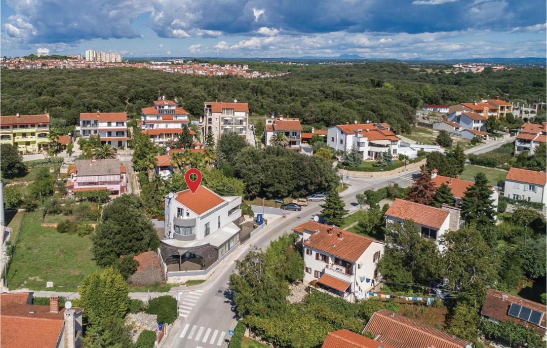 Photo of Buildings in Pjescana Uvala