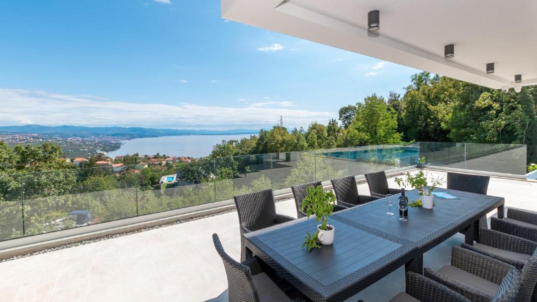 Photo of Patio Balcony in Pobri