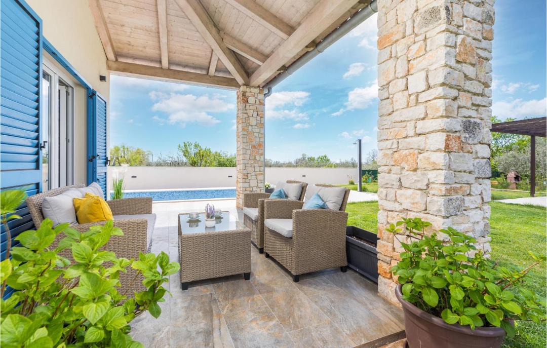 Photo of Patio Balcony in Gajana