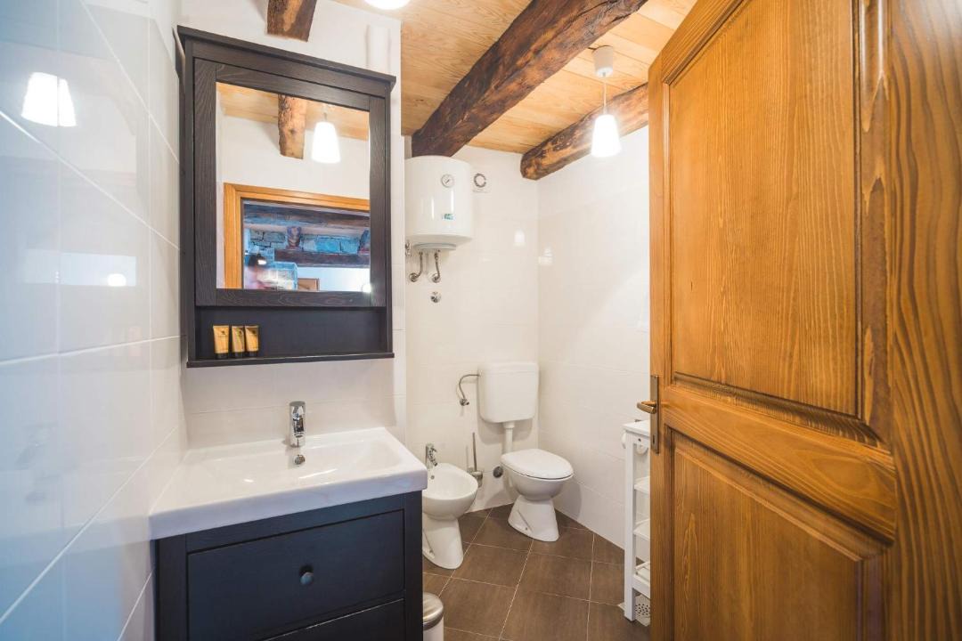 Photo of Bathroom in Oprtalj