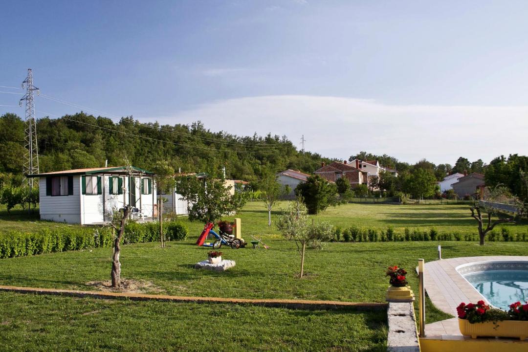 Photo of Others in Kapelica