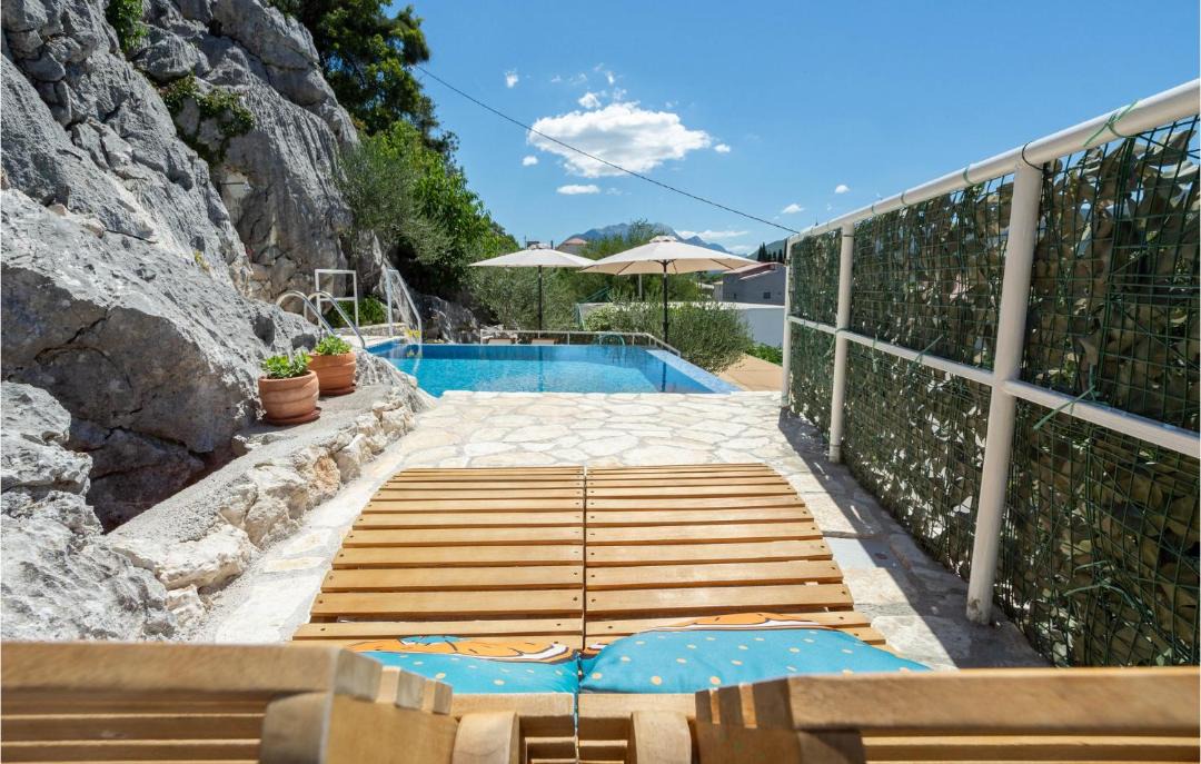 Photo of Others in Omis