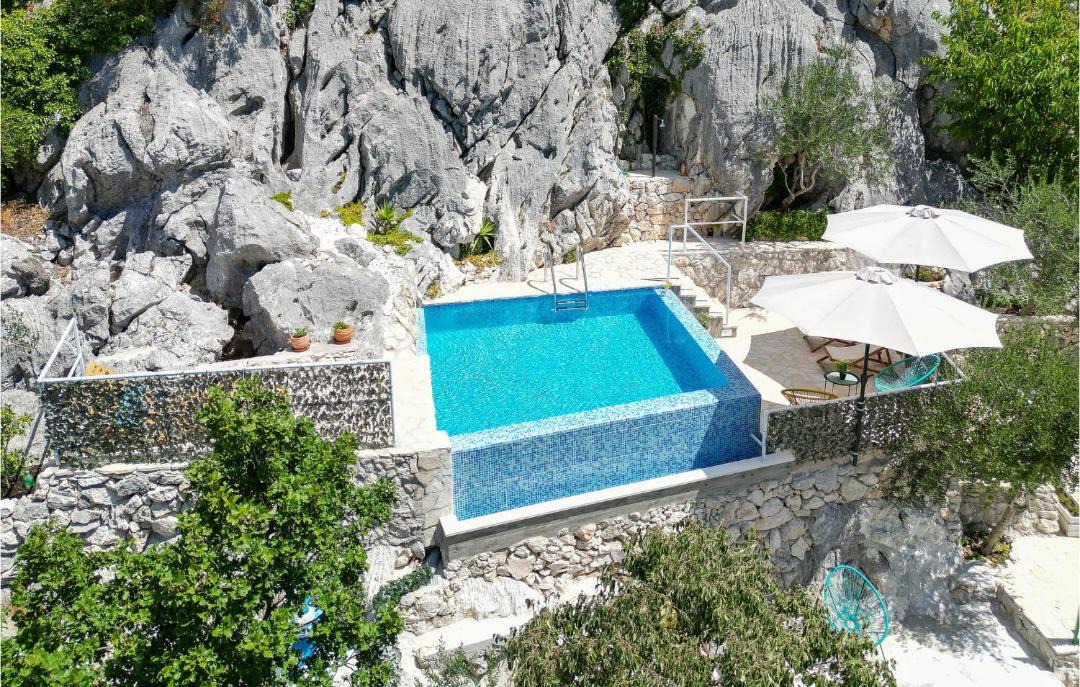 Photo of Others in Omis
