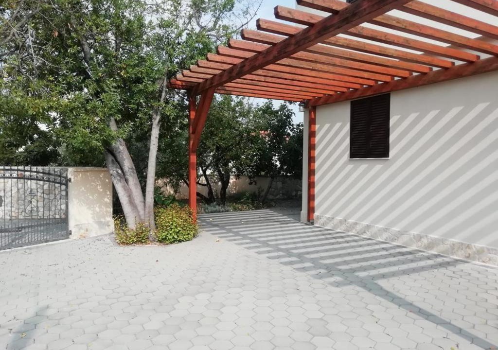 Photo of Buildings in Betina