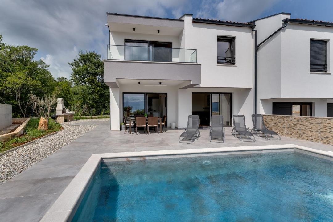 Photo of Outdoor in Risika