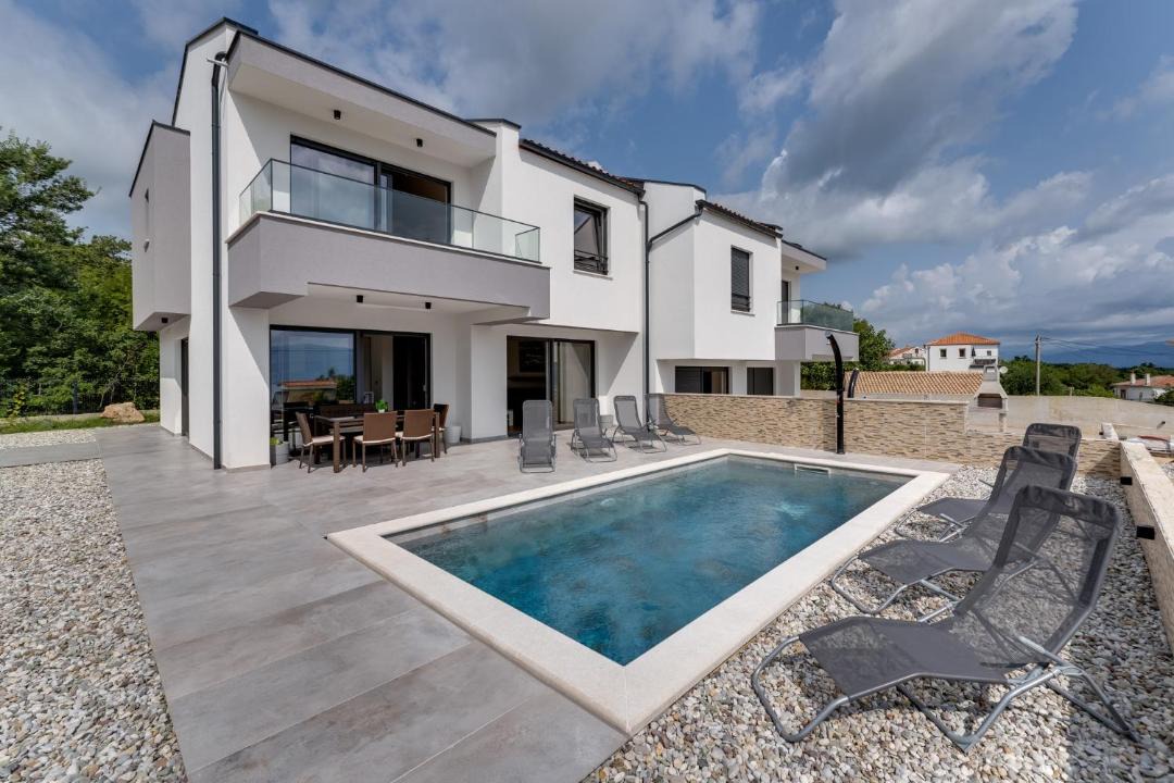 Photo of Outdoor in Risika