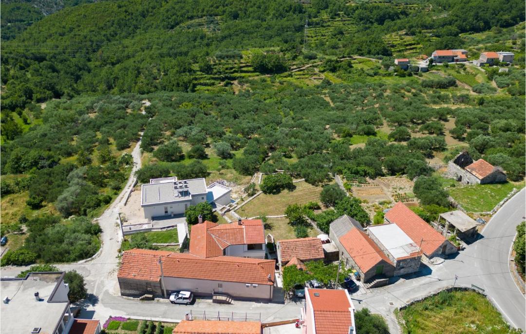 Photo of Others in Omis