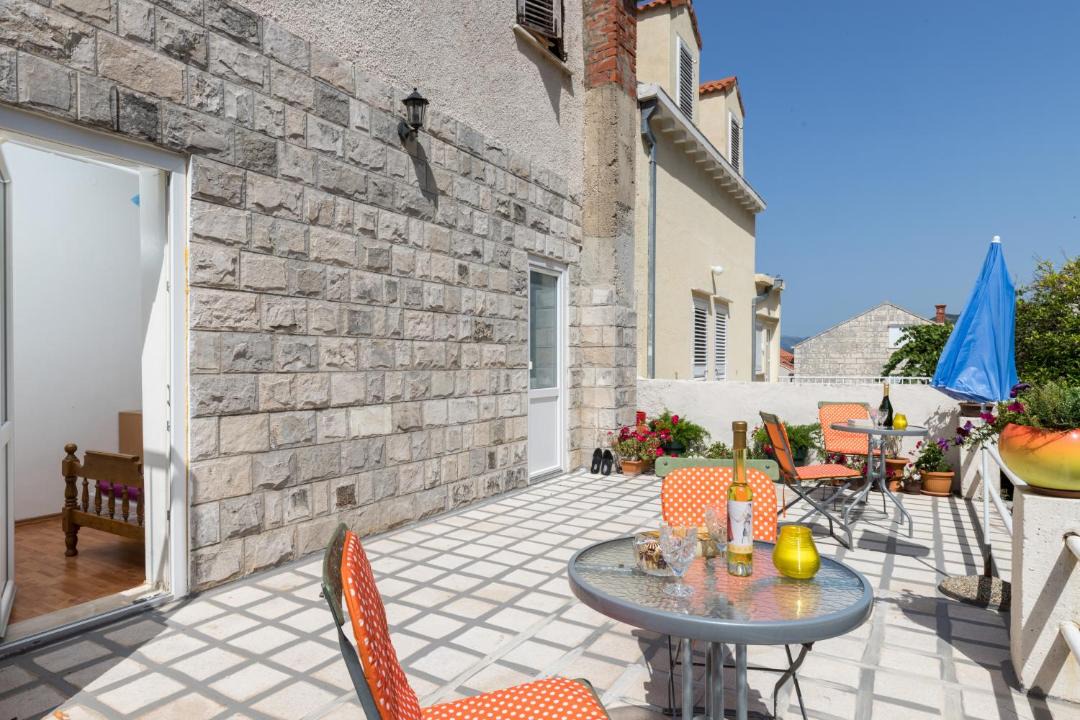 Photo of Patio Balcony in Gornji Kono