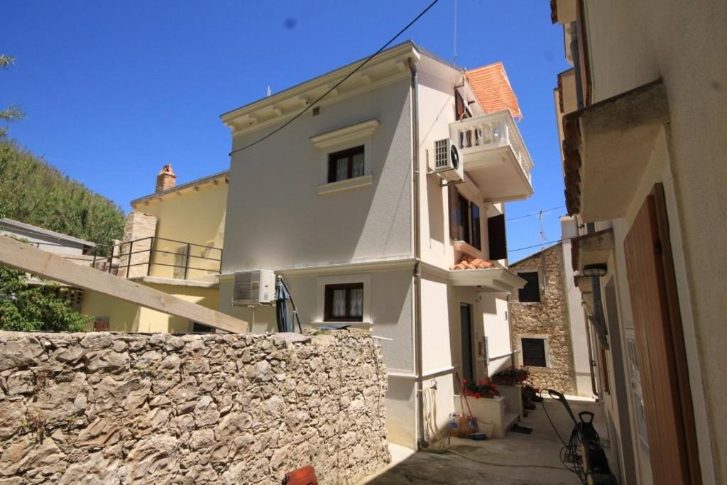 Photo of Others in Susak