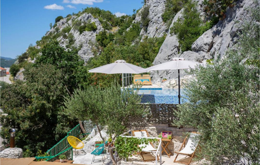 Photo of Others in Omis