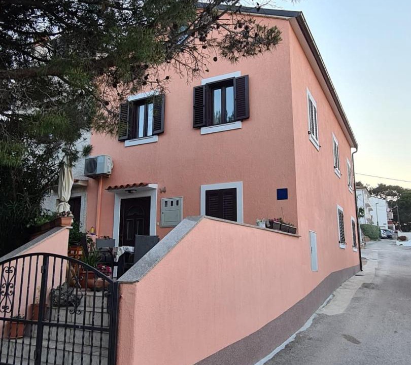 Photo of Buildings in Cove Murtar