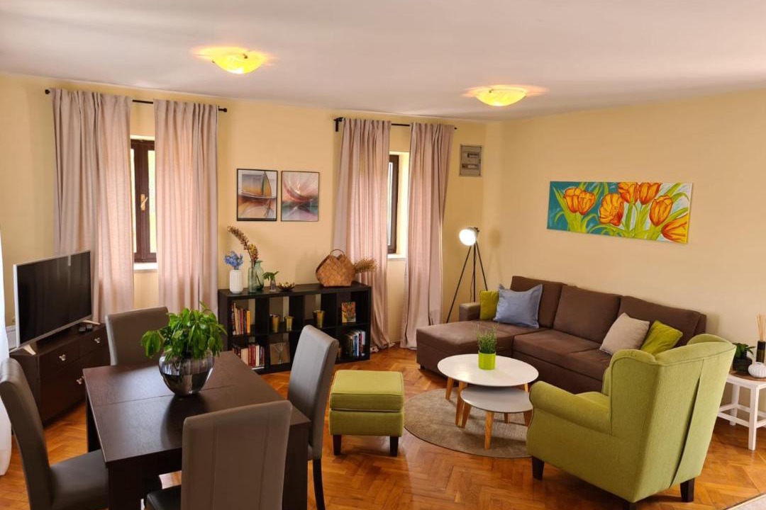 Photo of Livingroom in Cove Murtar