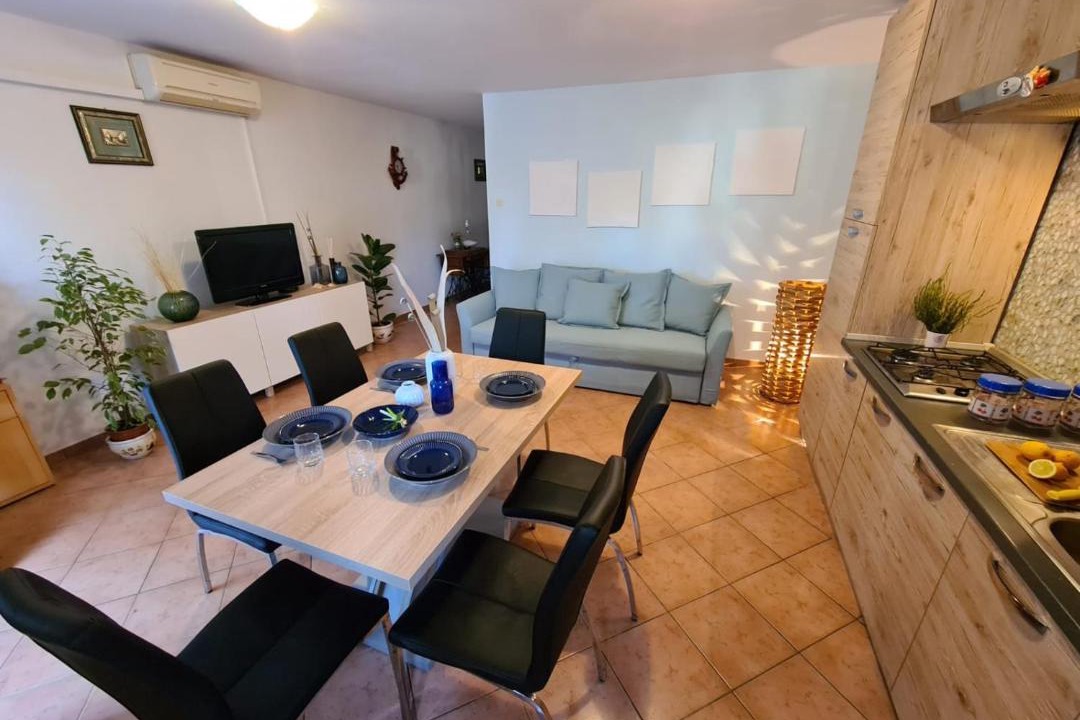 Photo of Livingroom in Cove Murtar