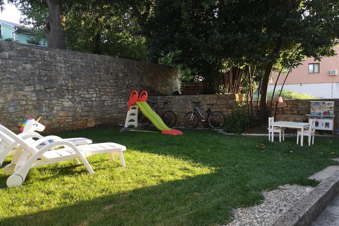 Photo of Others in Nedescina
