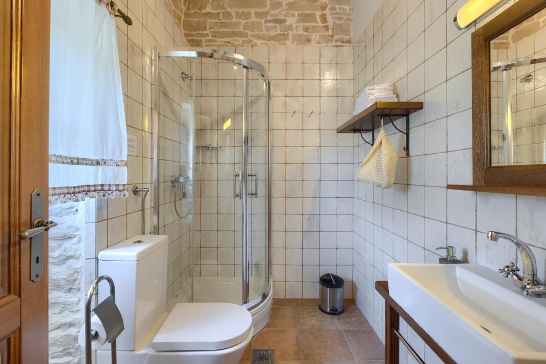 Photo of Bathroom in Gajana