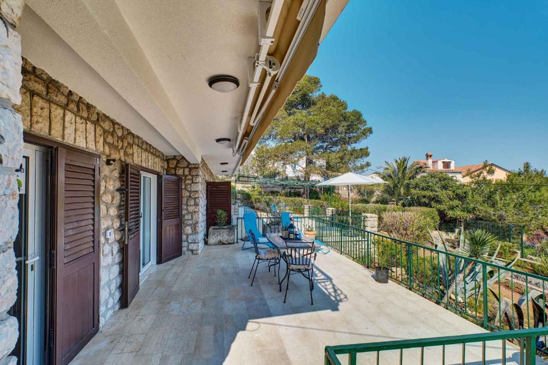 Photo of Patio Balcony in Cove Murtar