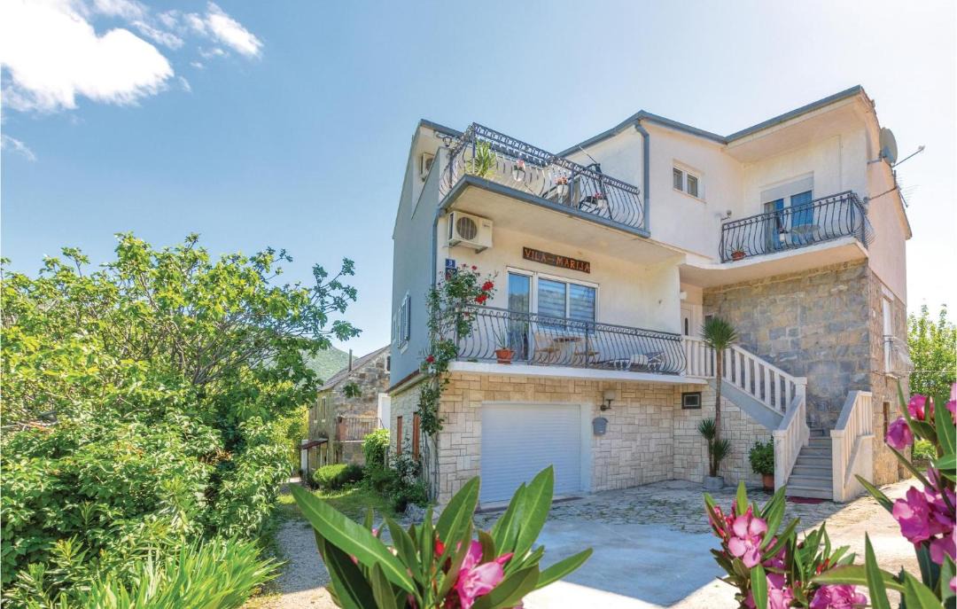 Photo of Buildings in Omis