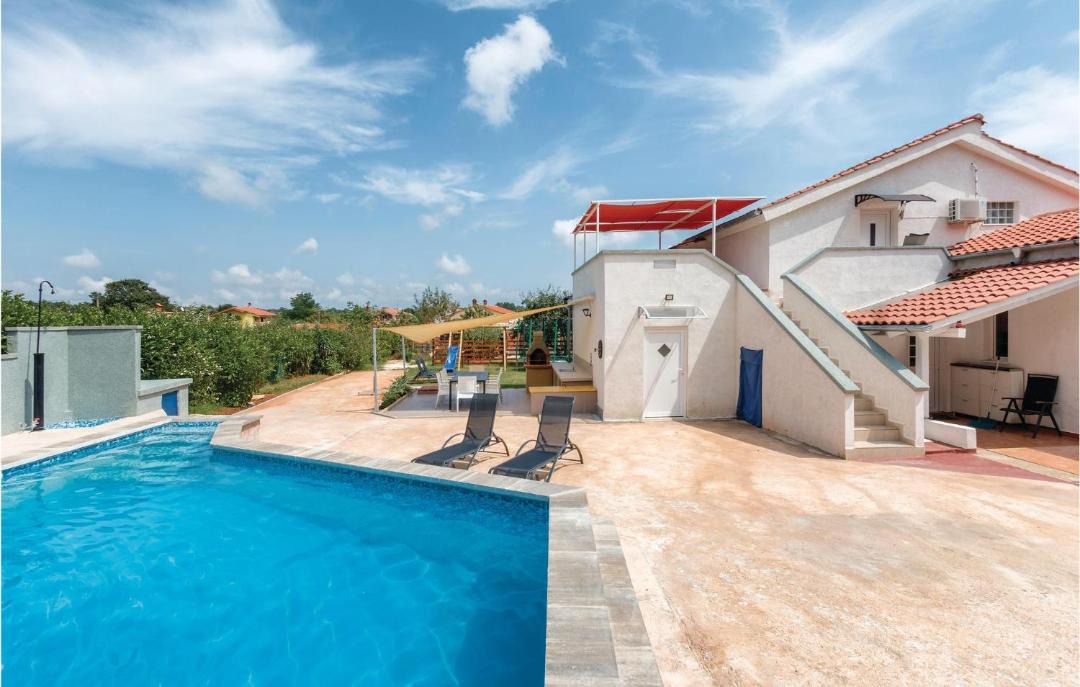 Photo of Outdoor in Loborika