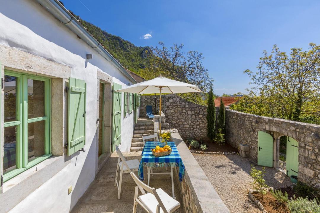 Photo of Patio Balcony in Grizane