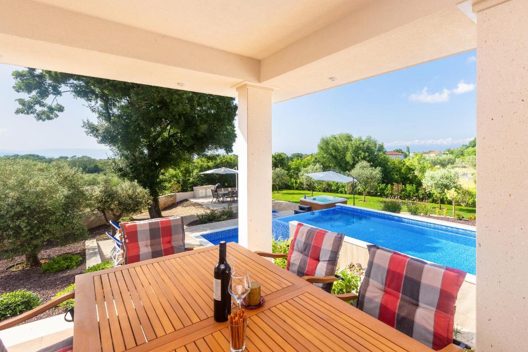 Photo of Patio Balcony in Milovcici