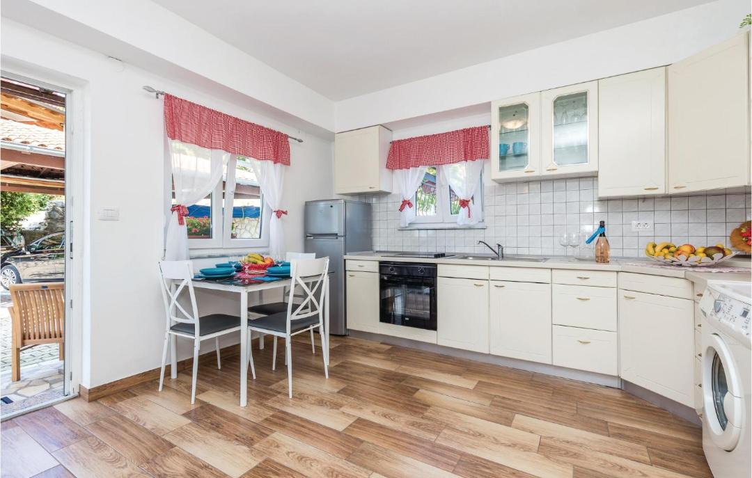 Photo of Kitchen in Rubesi