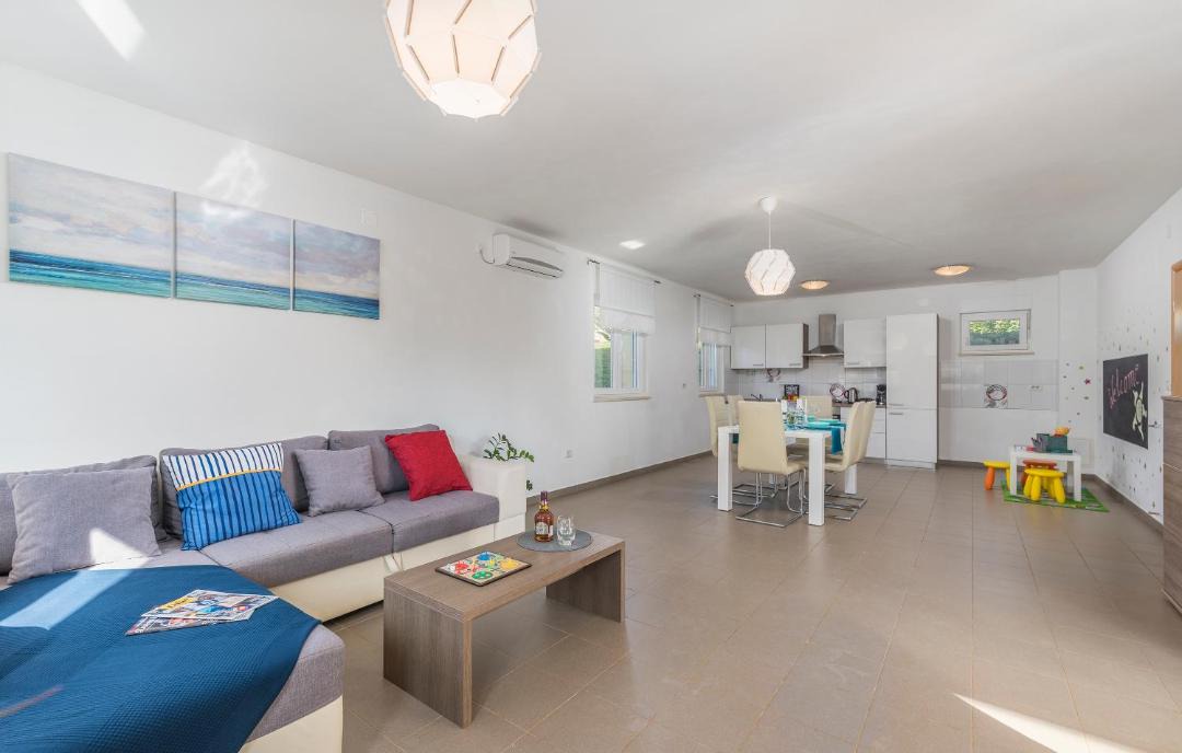 Photo of Livingroom in Brgod