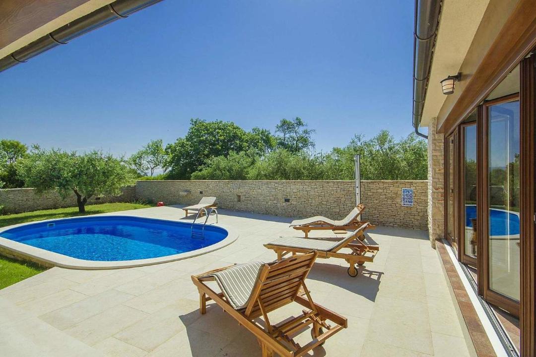 Photo of Outdoor in Kavran