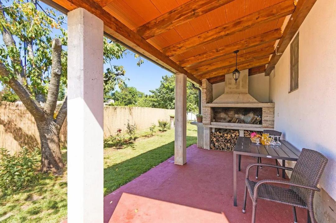 Photo of Patio Balcony in Loborika