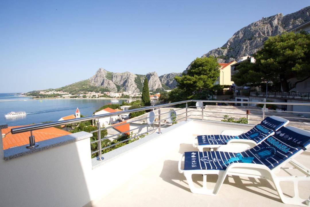 Photo of Others in Omis