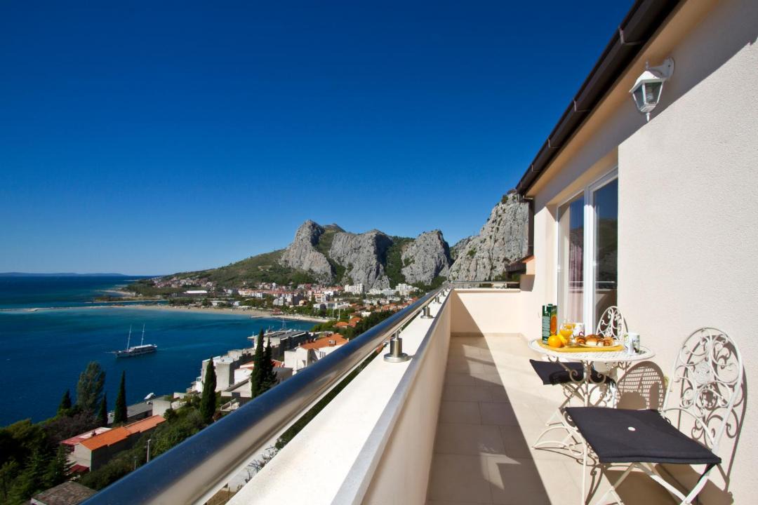 Photo of Others in Omis
